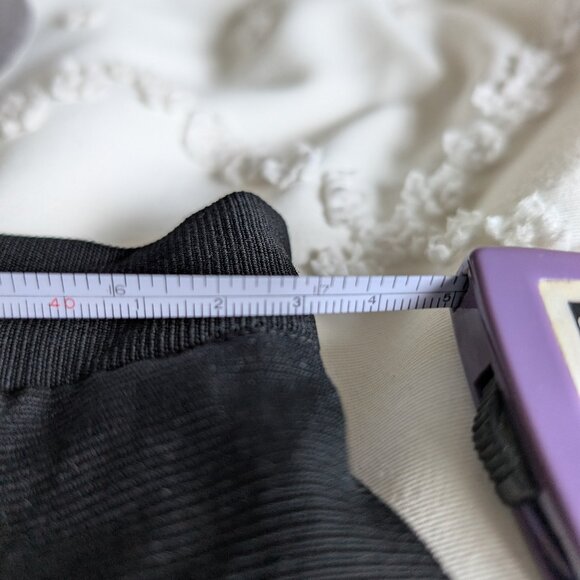 Vintage VTG 100% wool black skirts (flawed) - Picture 3 of 7